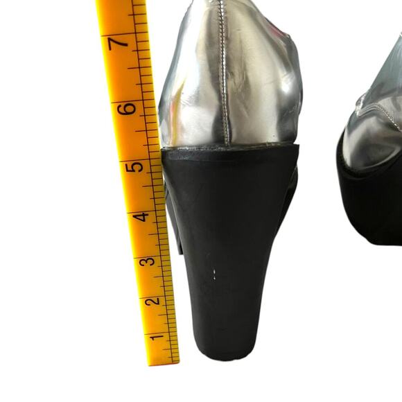 Forever 21 Academia Faux Leather Platform Loafers Silver Size 8 - Picture 9 of 9